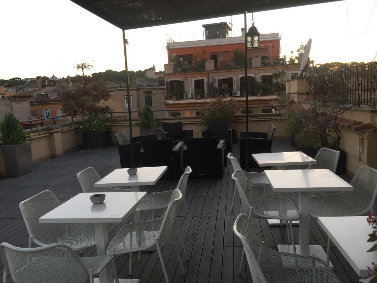 Livia B&B - Trastevere Rom Exteriör bild